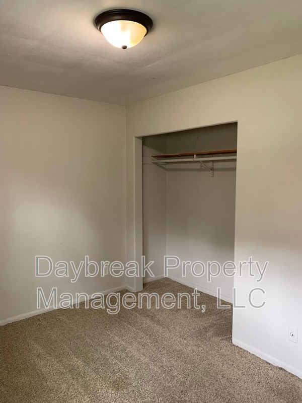 Building Photo - 1201-11 1/2 11 1/2 St N