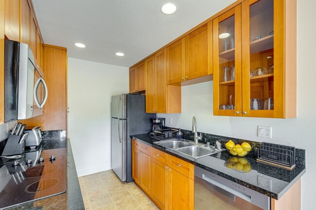 Building Photo - 8540 Via Mallorca Via