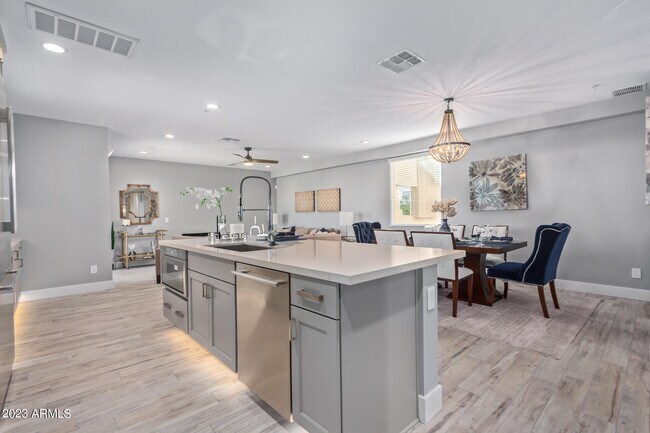 Building Photo - 7550 E Osborn Rd