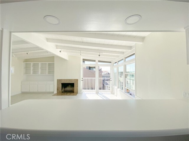 Building Photo - 233 6th St