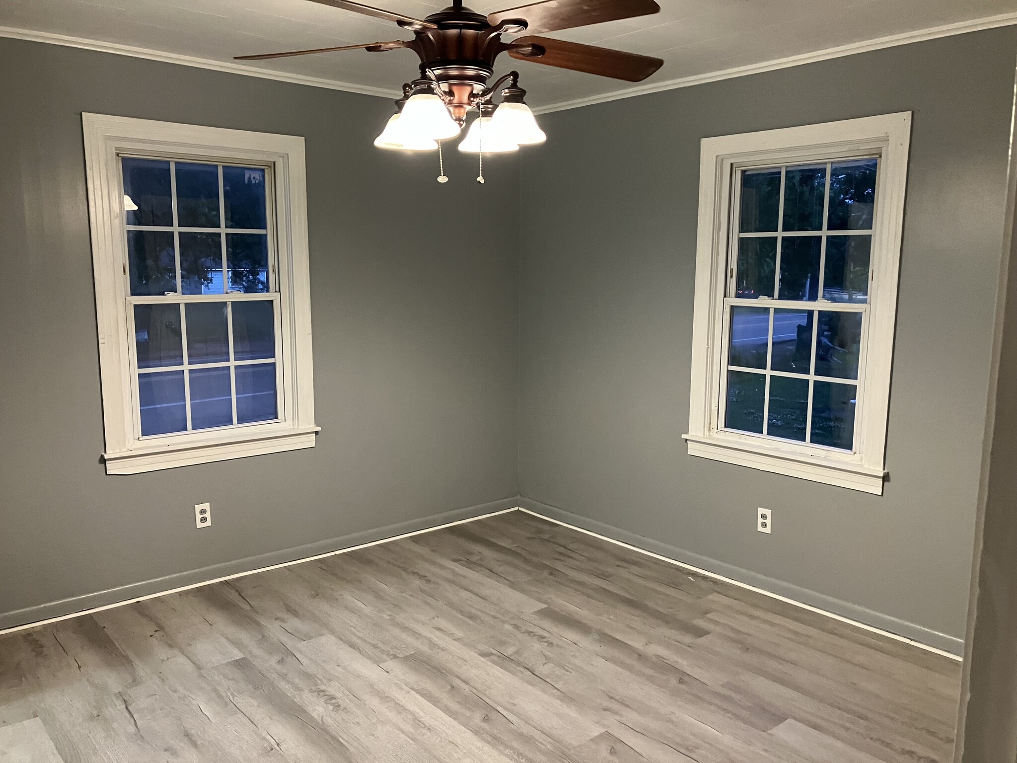 Bedroom - 1301 N Green St