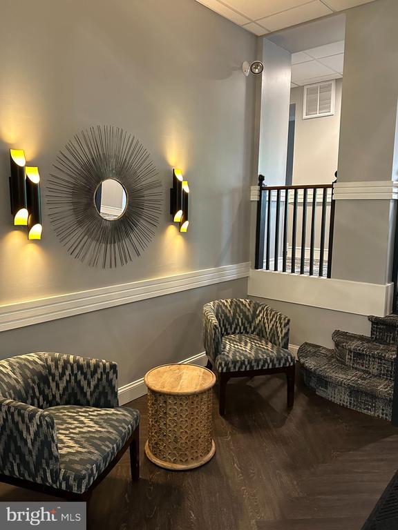 Building Photo - 104 Woodside Rd