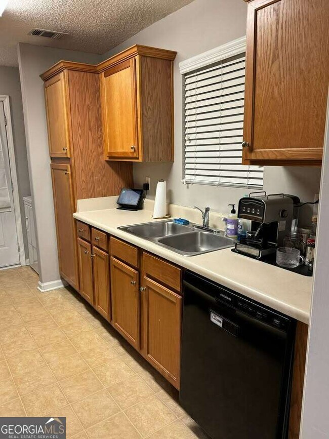 Building Photo - 431 Bridgewater Way