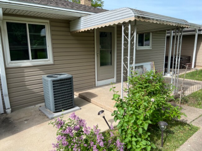 Primary Photo - 1239 Broadrock Ct