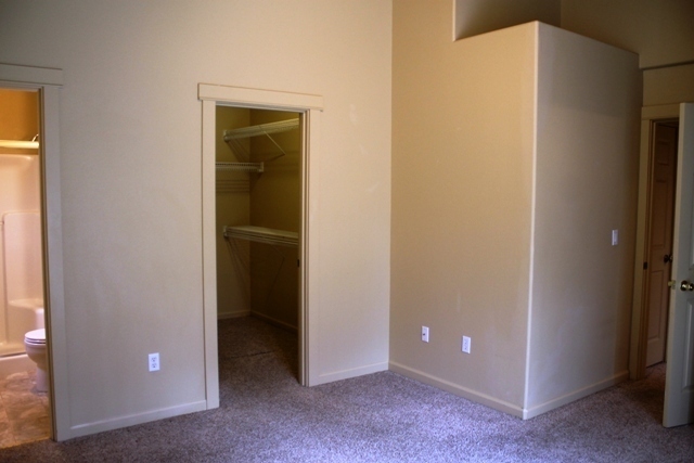 Building Photo - Oregon Water Wonderland- 3 Bedroom 2 Bath ...