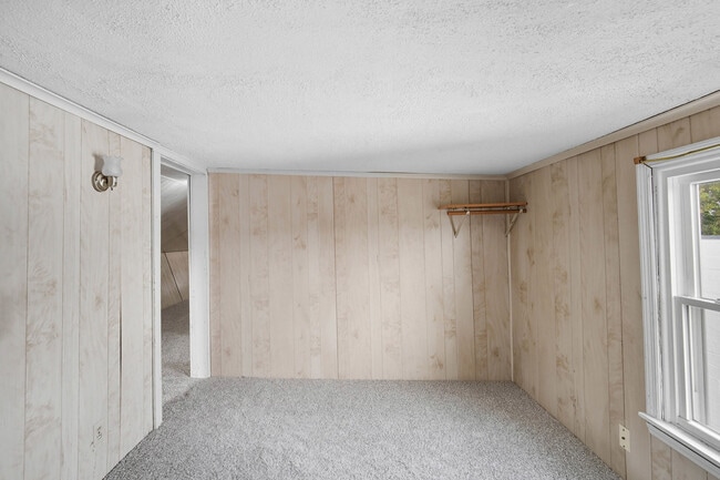 Building Photo - 408 River Ln