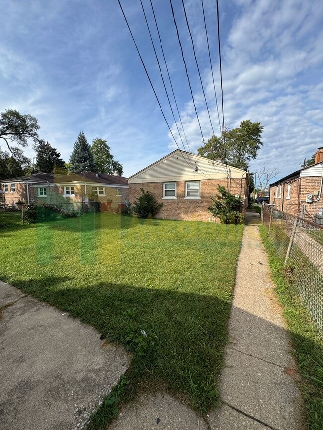 Building Photo - Beautifully Updated 3-Bed Home on a Quiet Block – Move-In Ready!