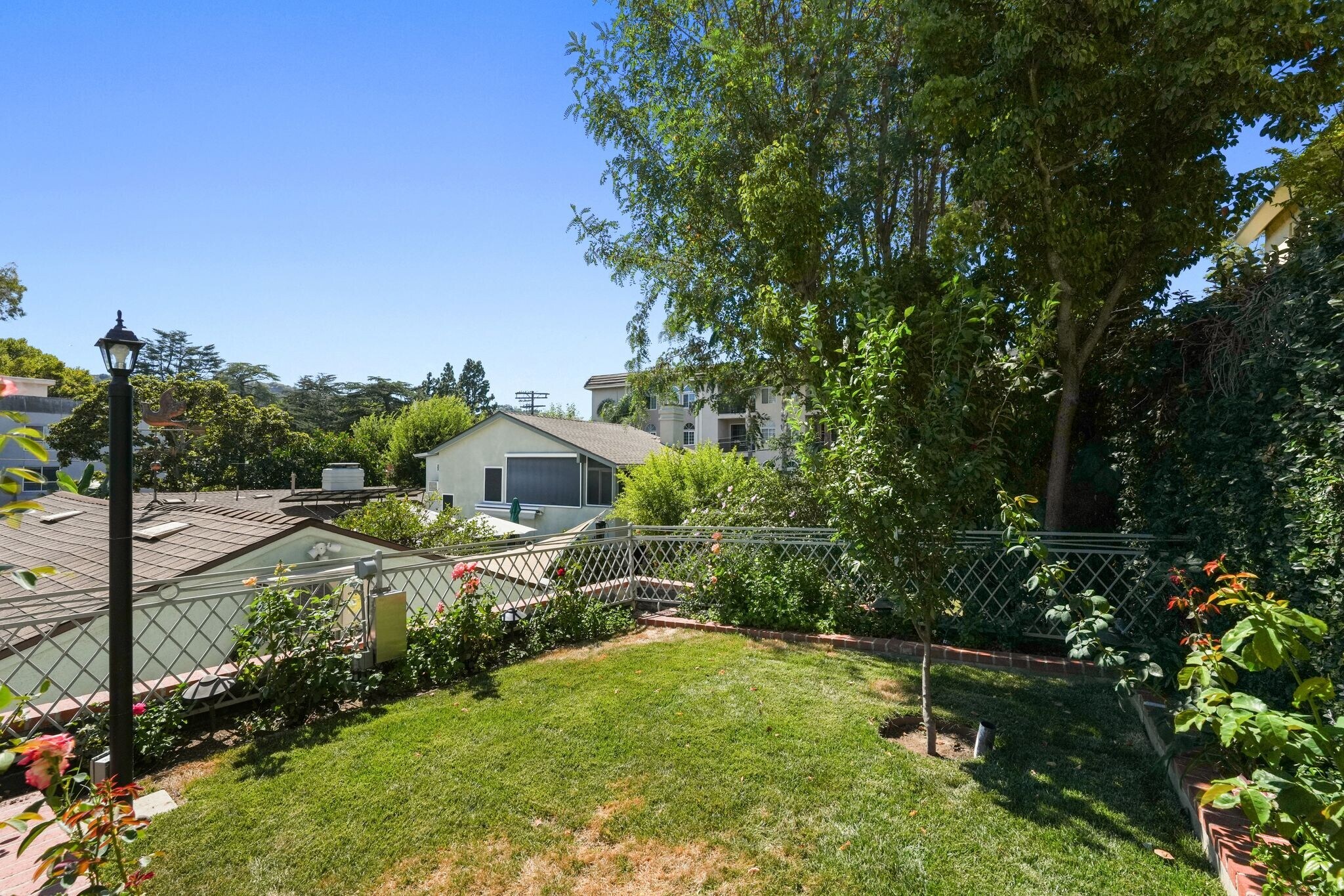 Building Photo - 11861 Laurelwood Dr
