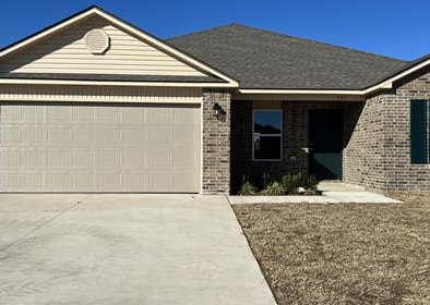 Building Photo - 561 SE 3rd Ter