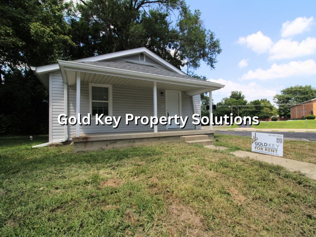 Building Photo - All Electric 2 BR 1 BA House with Main-Lev...
