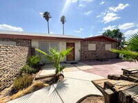 Building Photo - "Spacious 3-Bedroom Oasis in Yuma - 2,721 ...