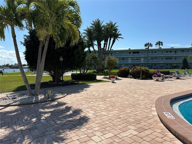 Building Photo - 6161 Gulf Winds Dr