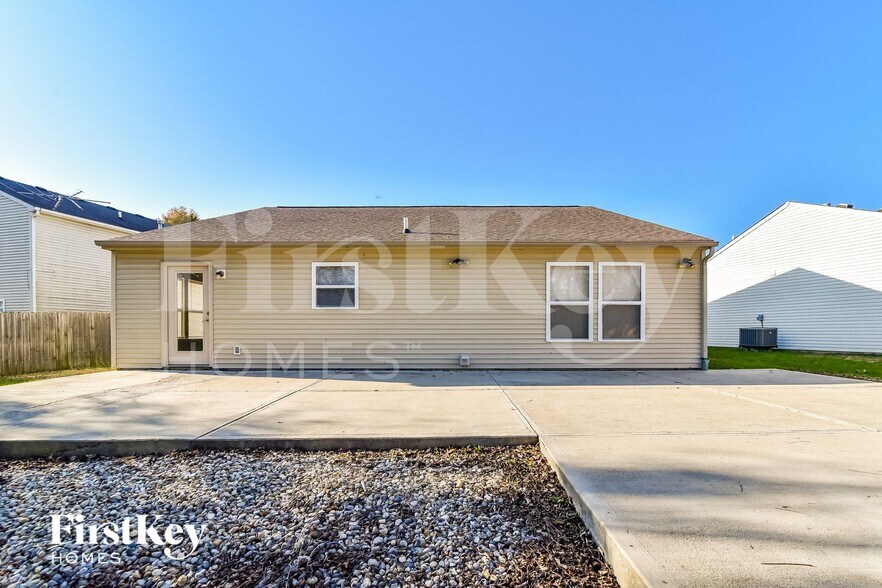 Building Photo - 8823 Youngs Creek Ln