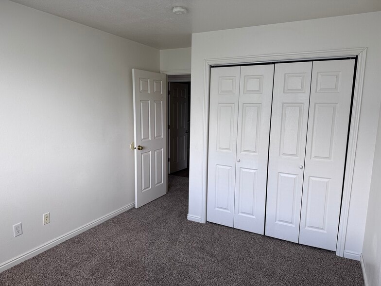 Building Photo - 2455 W 450 N