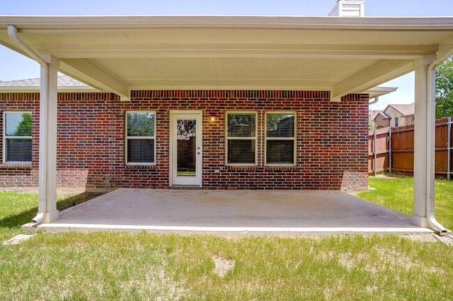 Building Photo - Immaculate 4 Bed, 2.5 Bath in Highly Desired Villas At Fossil Creek- Keller ISD- 76137