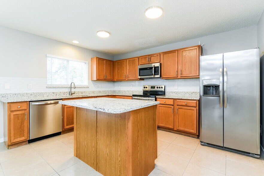 Building Photo - 16805 Gold Star Ct