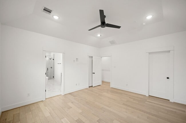 Building Photo - 2811 Anita St