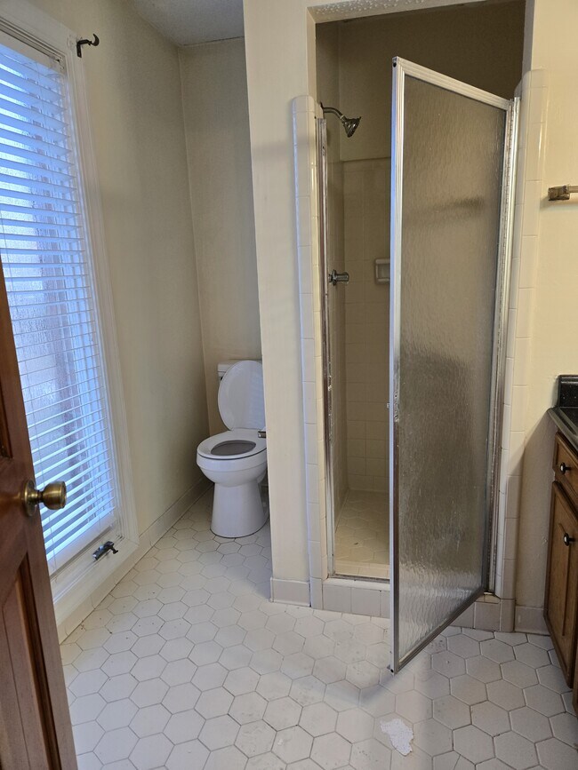 Building Photo - 9 Brookspring Cir