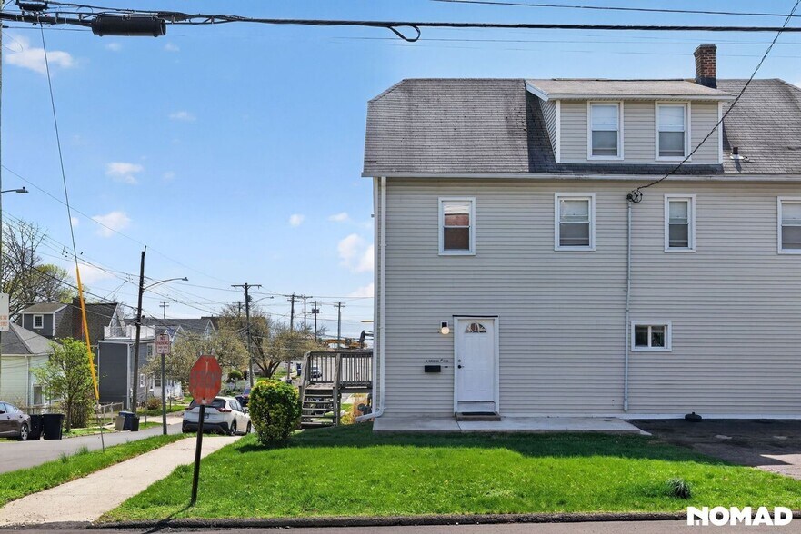 Building Photo - 54 Dawson Ave