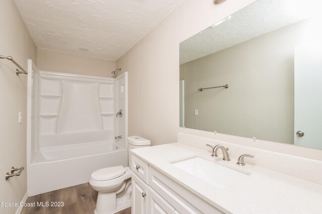 Building Photo - 674 Altamira St NW