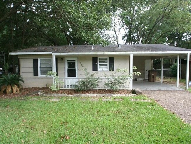 Primary Photo - 716 Merritt Dr