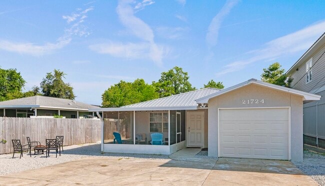 Primary Photo - 21724 Sunset Ave
