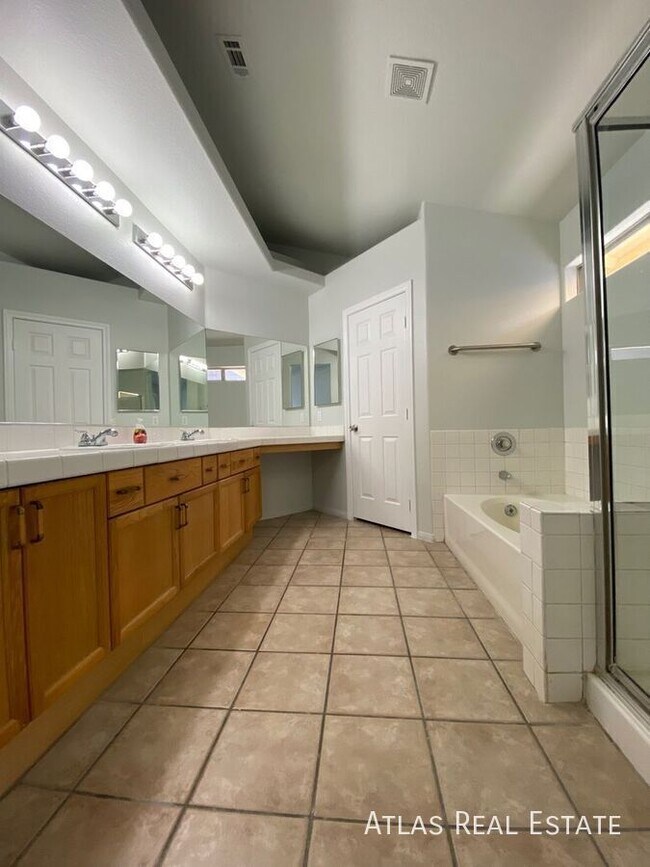 Building Photo - 181 Laguna Hills Ct