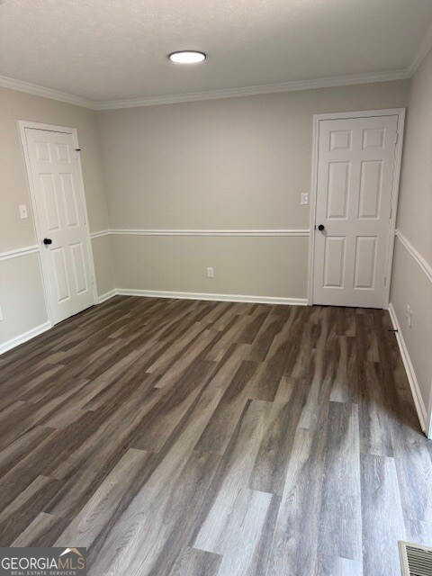 Building Photo - 105 Laurel Ct