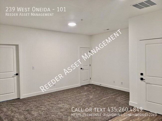 Building Photo - 239 West Oneida-101