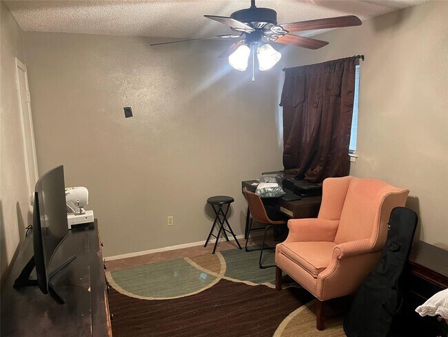 Building Photo - 3601 Leafield Dr