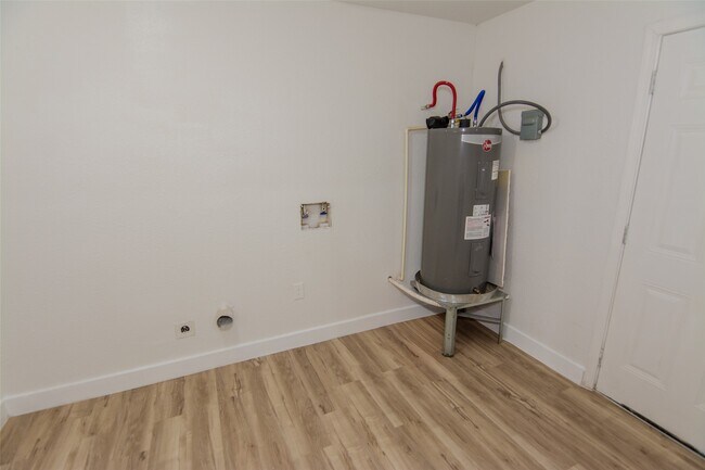 Building Photo - 10815 Ritow St