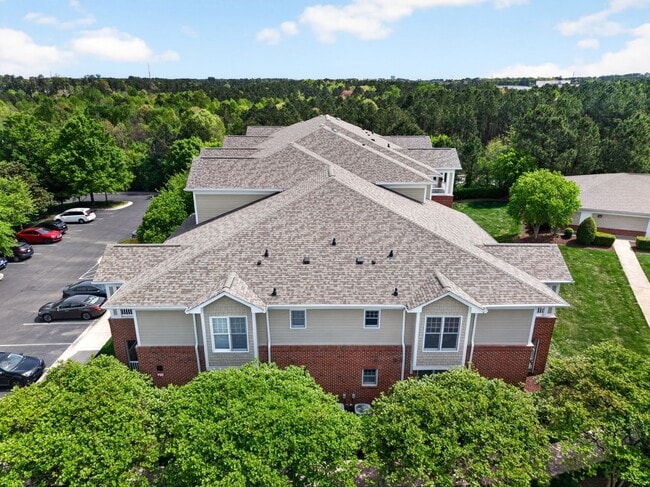 Building Photo - 828 Waterford Lake Dr