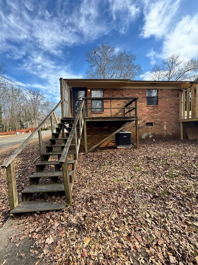 Building Photo - 2/1 in Shelby, NC