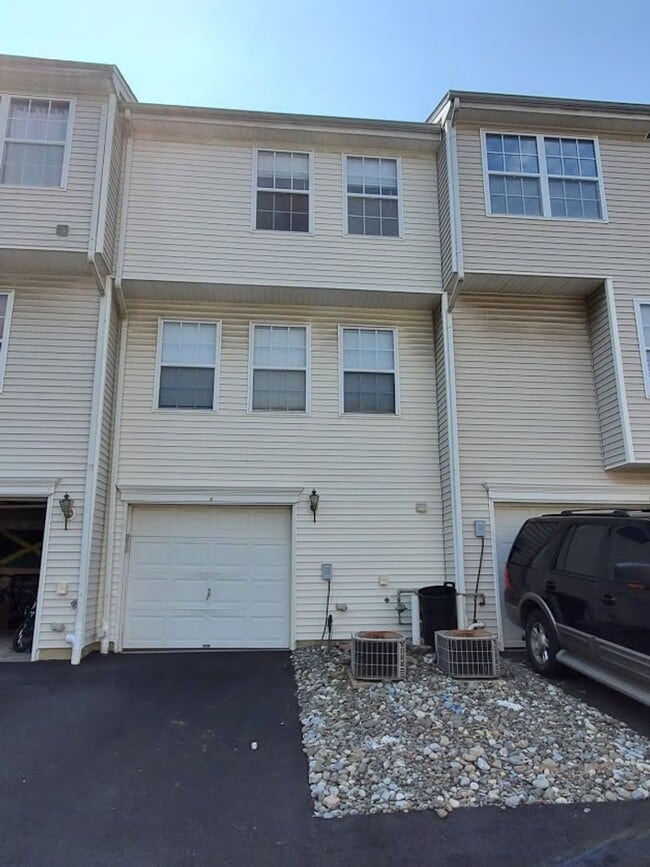Building Photo - Rare opportunity to reside in the beautifu...