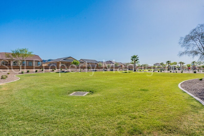 Building Photo - 2033 E Velvet Pl