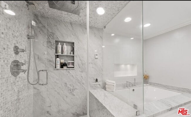Building Photo - 4330 Romero Dr