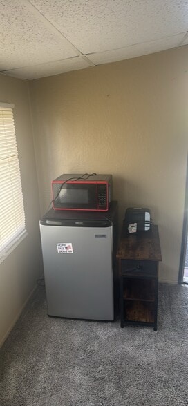 Building Photo - 21100 State St