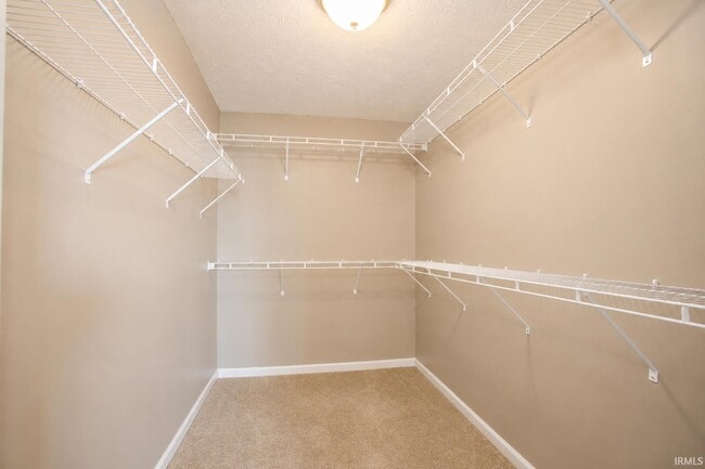 Building Photo - 3937 Amethyst Dr