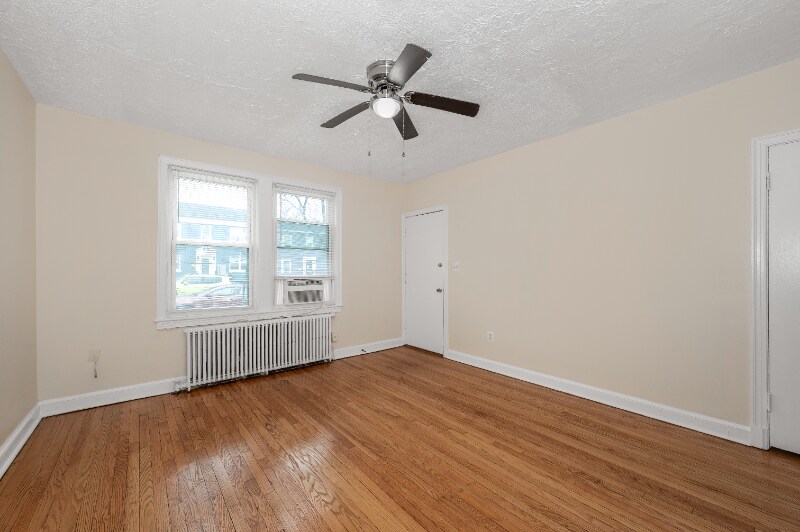 Building Photo - 1359 Bryant St NE