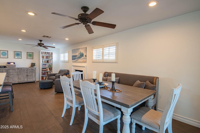 Building Photo - 1909 E Bethany Home Rd