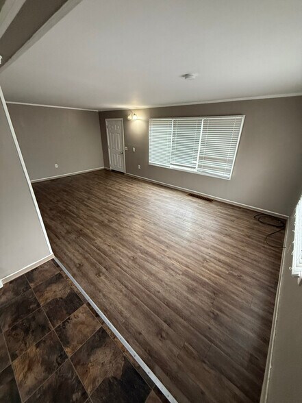 Building Photo - 1314 Perkins Ave