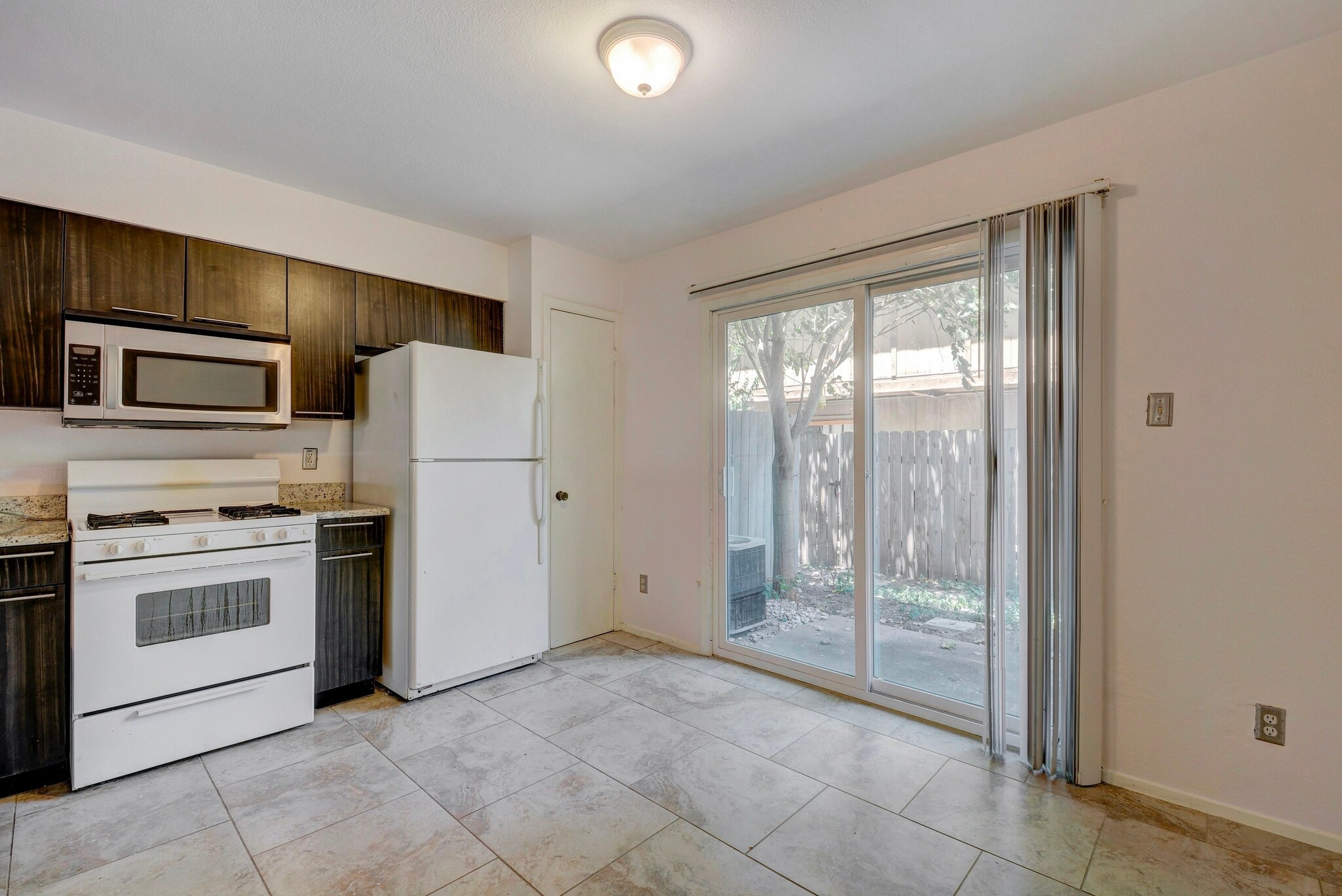 Building Photo - 3452 Willowrun Dr