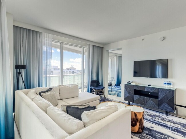 Building Photo - 3101 Bayshore Dr