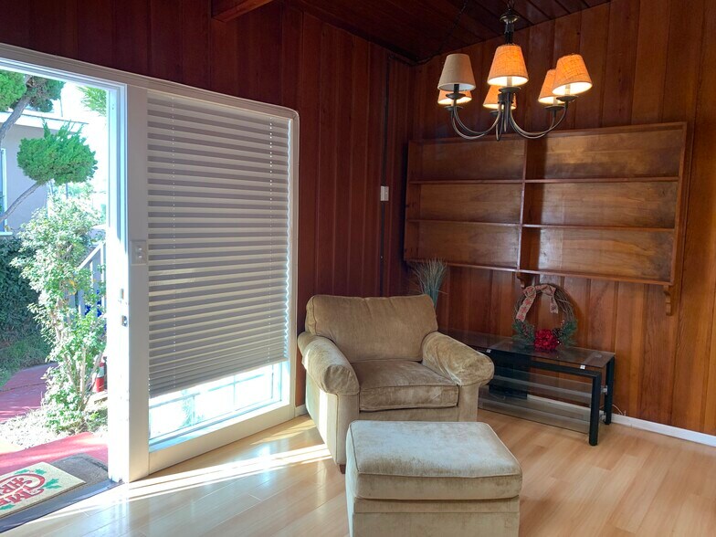 Building Photo - 1430 Manhattan Beach Blvd