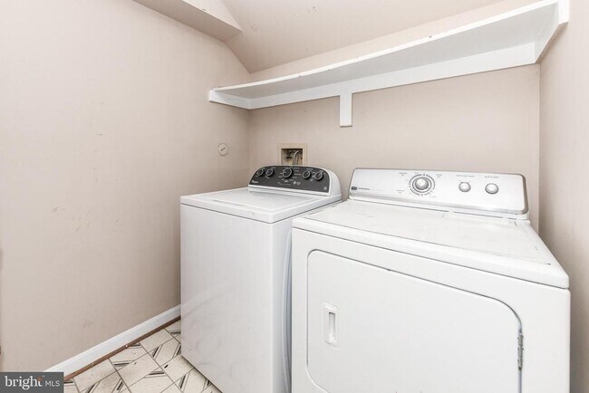 Building Photo - 13100 Watchwood Ln