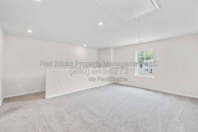 Building Photo - 3432 Bluff Hill Lane