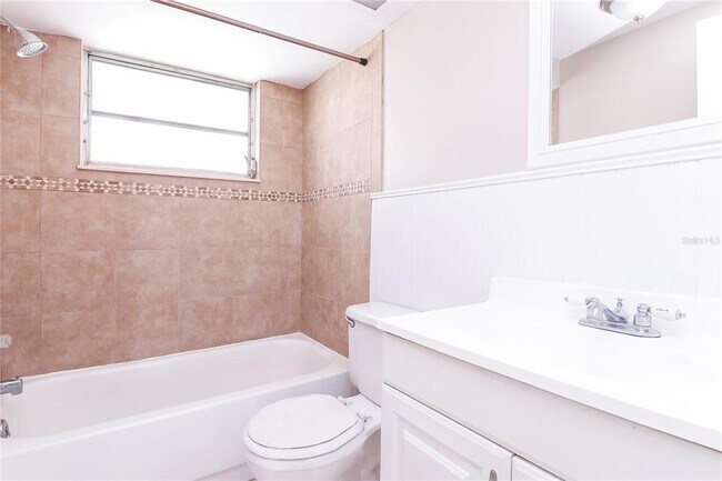 Building Photo - 4740 Durney St