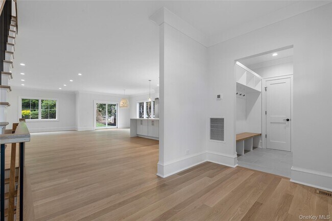 Building Photo - 75 Orchard Ave