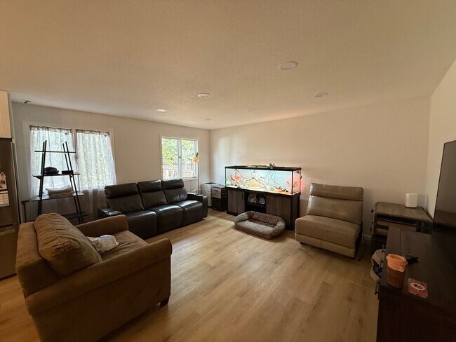Building Photo - Beautifully Updated Broomfield Home with M...