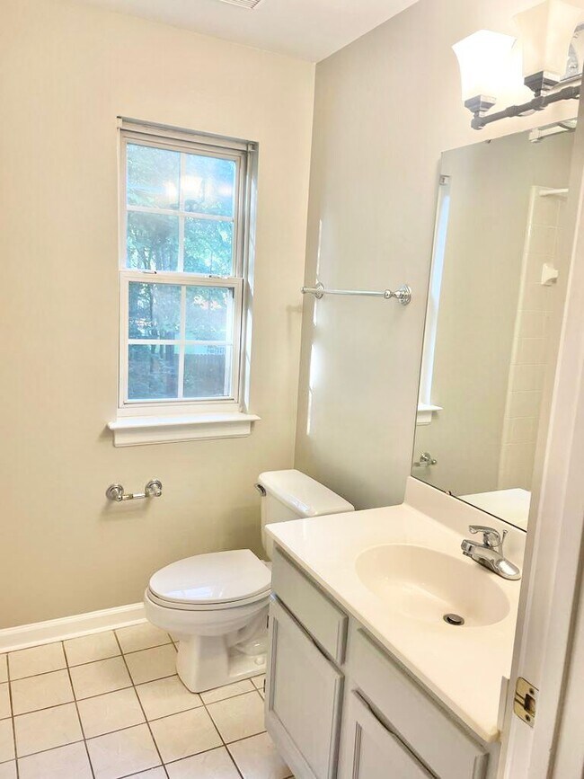 Building Photo - 10654 S Hall Dr